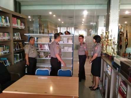 Picture2-444x333 Profil Perpustakaan