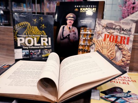 profie-perpus-scaled-e1660647025839-444x333 Profil Perpustakaan