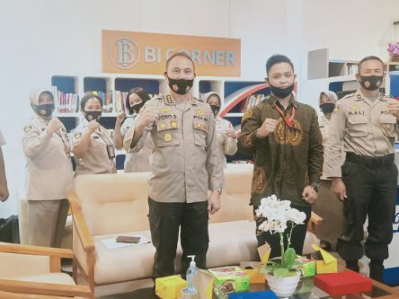 Picture5-444x333 Profil Perpustakaan