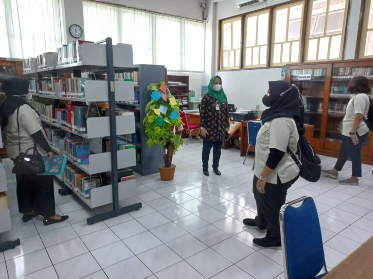STUDY-BANDING-DINAS-PERPUSTAKAAN-1-768x576 Home - Perpustakaan Polri